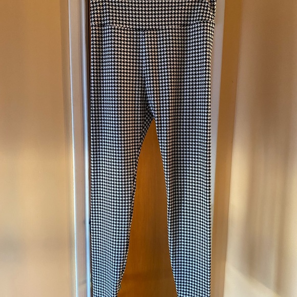 New with tags Lou & Grey stretch pants - Picture 3 of 7